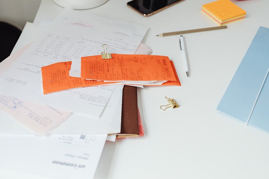 Invoice Factoring vs Line of Credit Canada: Which Option Works for Your Business?